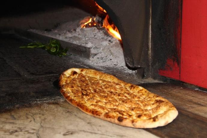 Sivas'ın meşhur yemeği 'Etli ekmek', yurt dışından sipariş almaya başladı