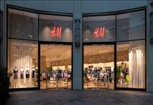 H&M'nin RED MOD mağaza konsepti Akasya AVM'de