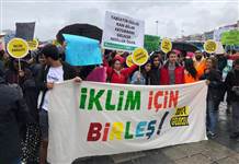 Dünya'da ve Türkiye'de duyarlı insanlar iklim için yürüdü